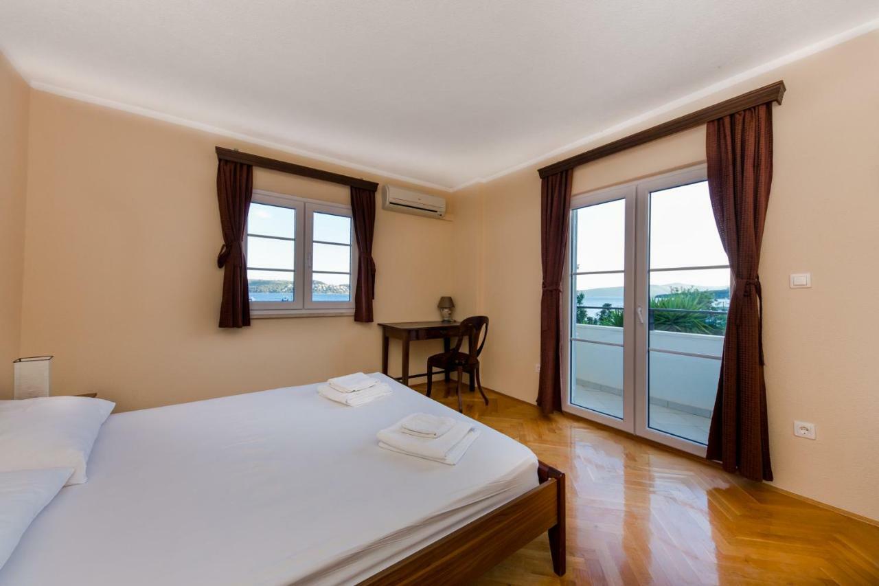 Seaside Mia Villa *